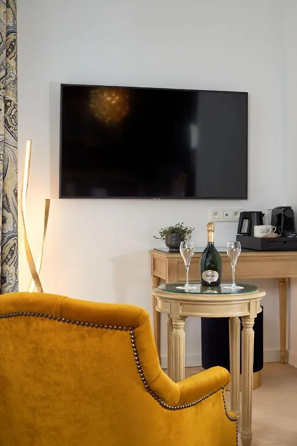 Hotel Villa Romantic & Spa Paris 4*,