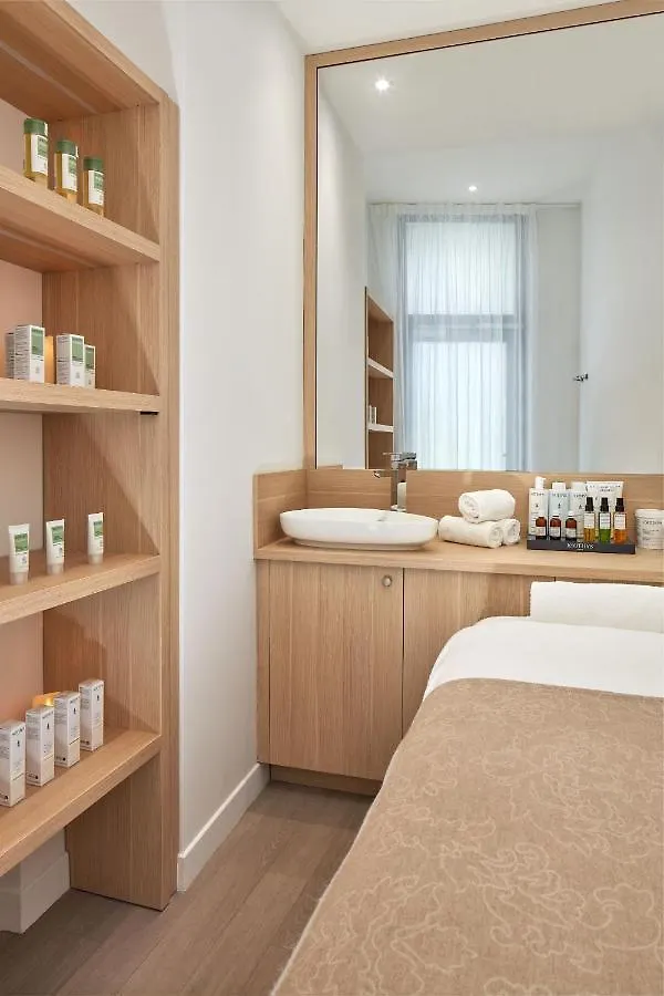 ****  Hotel Villa Romantic & Spa Paris France