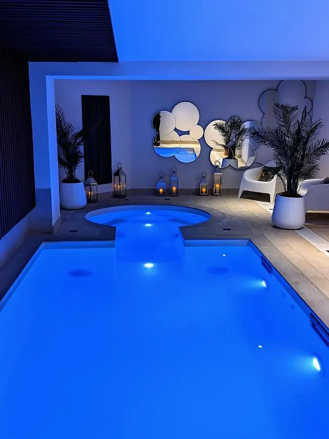 Hotel Villa Romantic & Spa contacts