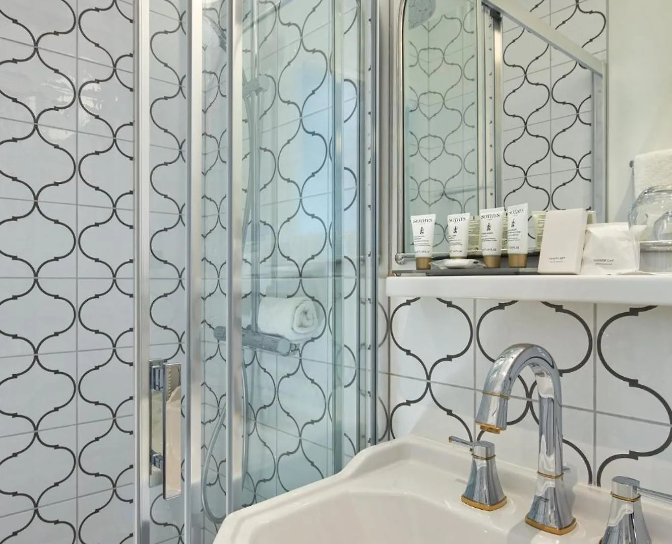 Hotel Villa Romantic & Spa Paris 4*,