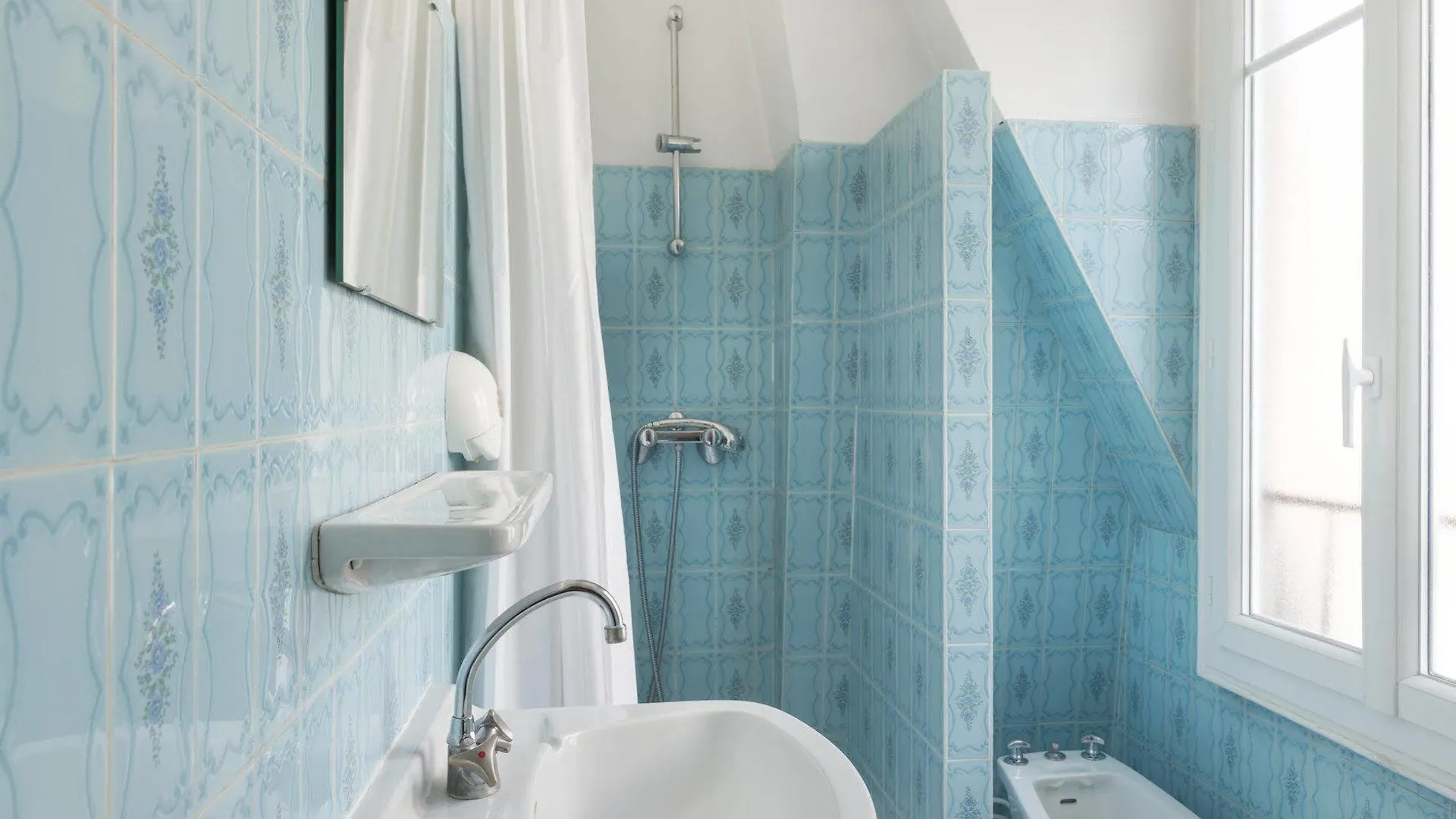 Hotel Villa Romantic & Spa Paris 4*,