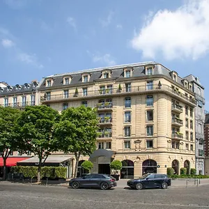 Barriere Fouquet's Отель