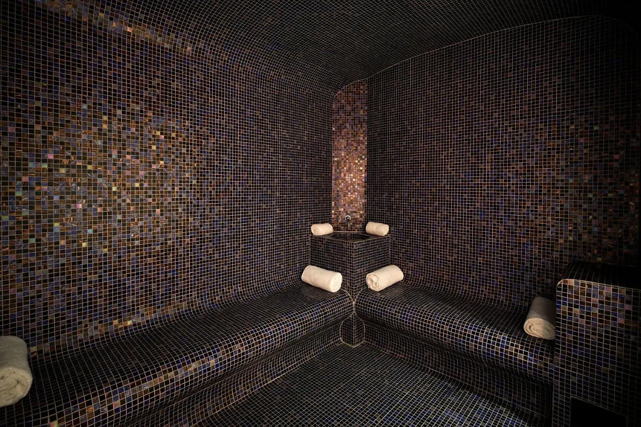 Hotel Villa Romantic & Spa Paris 4*,